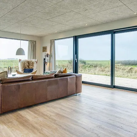 Holiday home Clxix *